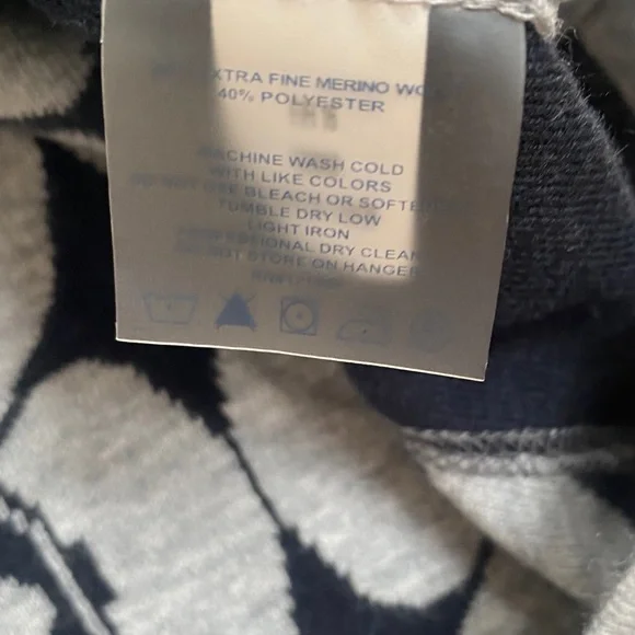 Title Nine Gray and Black Geometric tunic dress - Picture 5 of 5